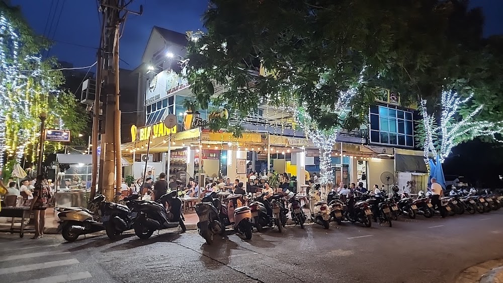 Nhà hàng bia vàng