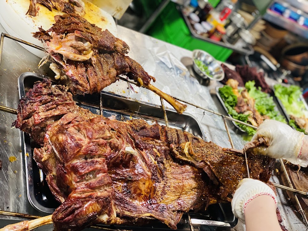 Nhà hàng nướng pin wei xuân( 烧烤店品味轩）