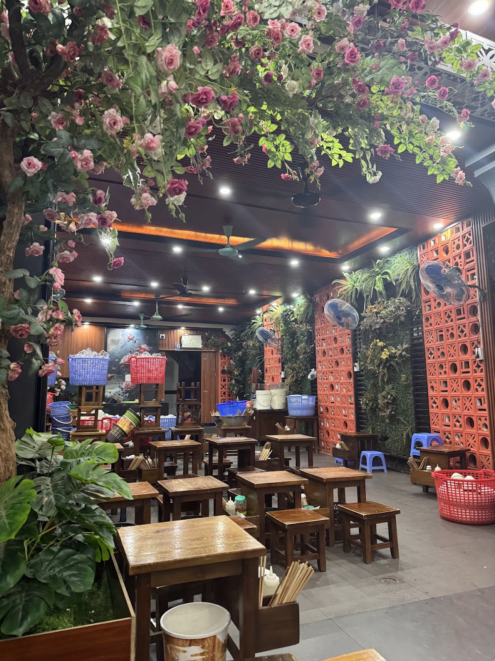 Bánh Cuốn Bà Hoành