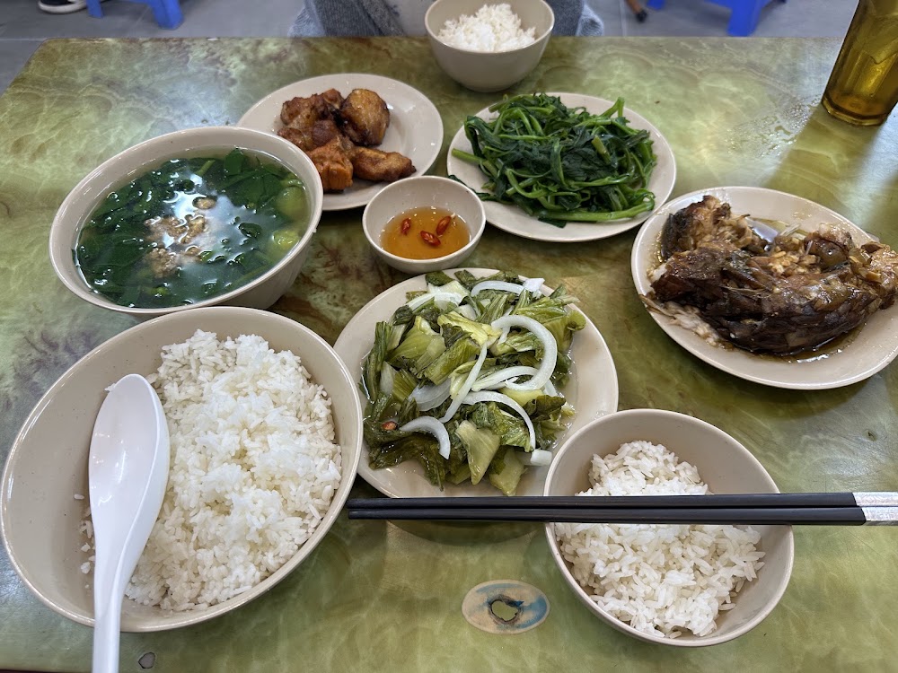 Quán Cơm Đức Tùng
