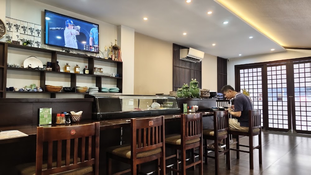 Nhà hàng Nhật Bản Takumi - Mai Hắc Đế – Không gian quán
