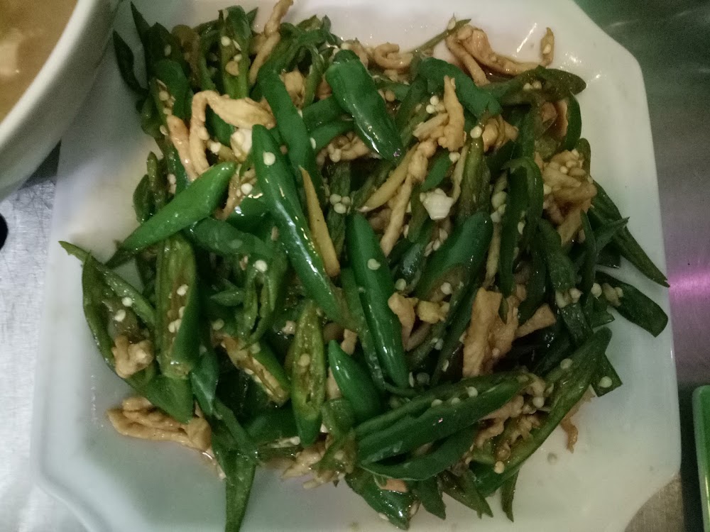 Nhà Hàng Chị Em