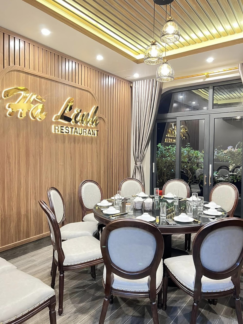 Nhà hàng Hà Linh – Không gian quán