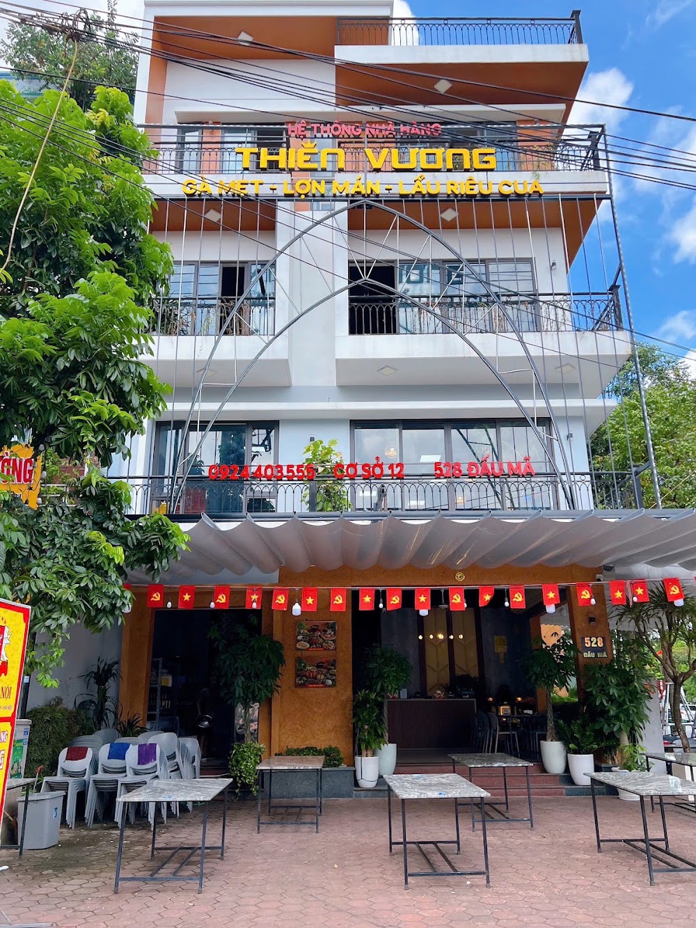 Nhà Hàng Thiên Vương - Gà Mẹt , Lợn Bản, Lẩu Riêu Cua Bắc Ninh – Không gian quán