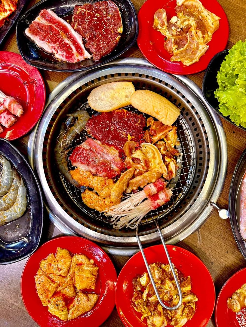 Lẩu Nướng Phương Anh湖邊烤肉