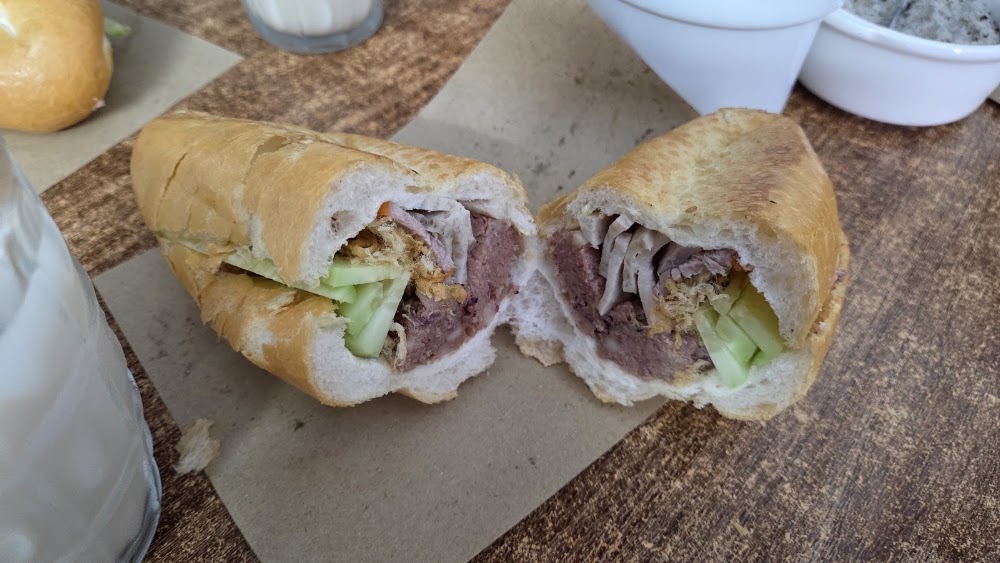 Bánh Mì Phố Huế