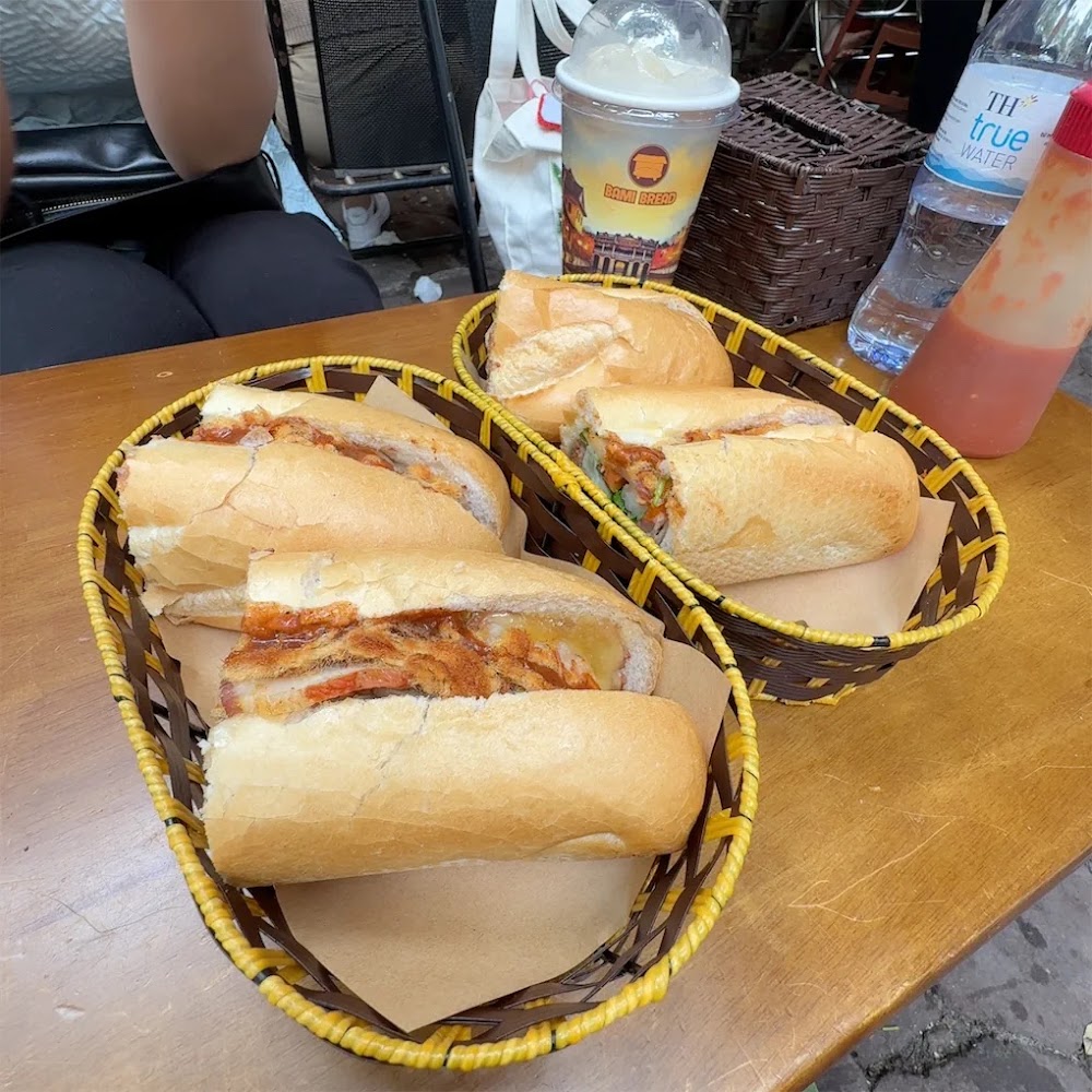 Bánh Mì Thịt Nguội Hiệu Cô Ba