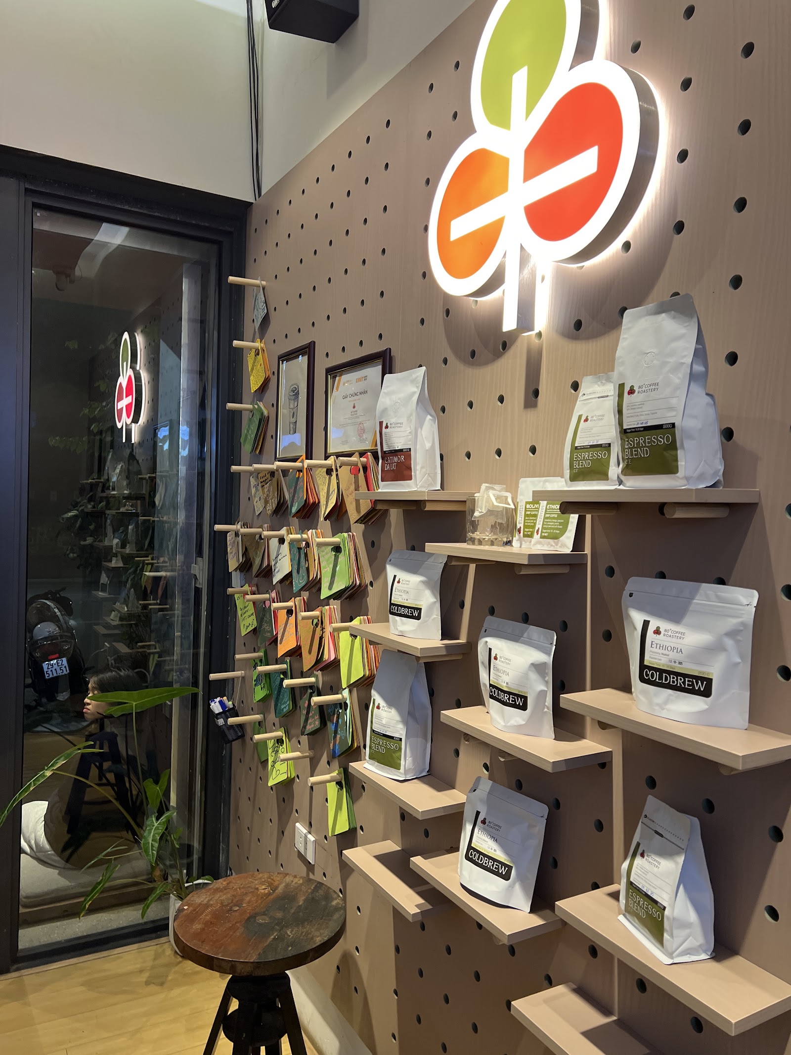 80plus Coffee Roastery Nguyễn Thái Học – Không gian quán