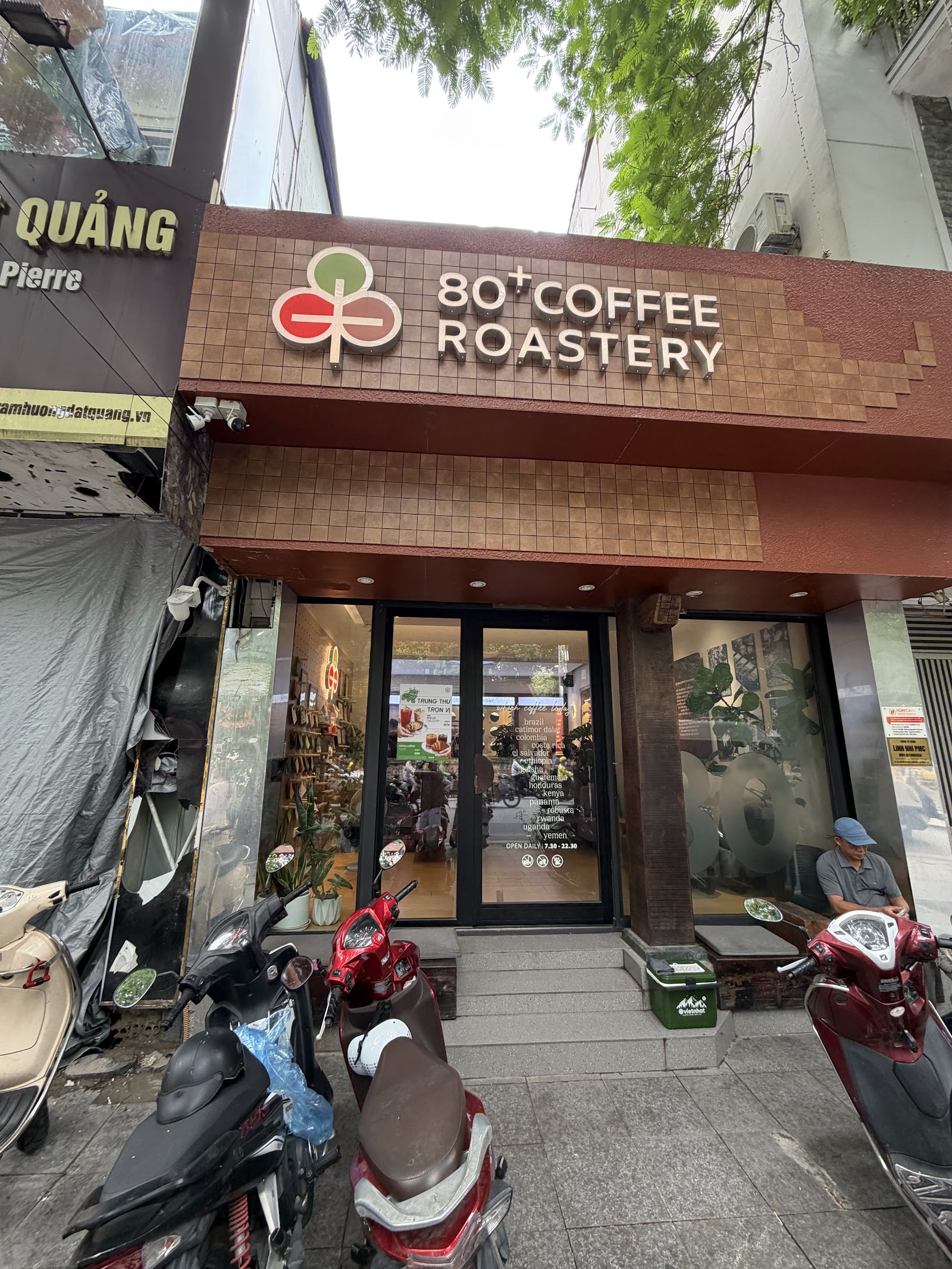 80plus Coffee Roastery Nguyễn Thái Học – Không gian quán