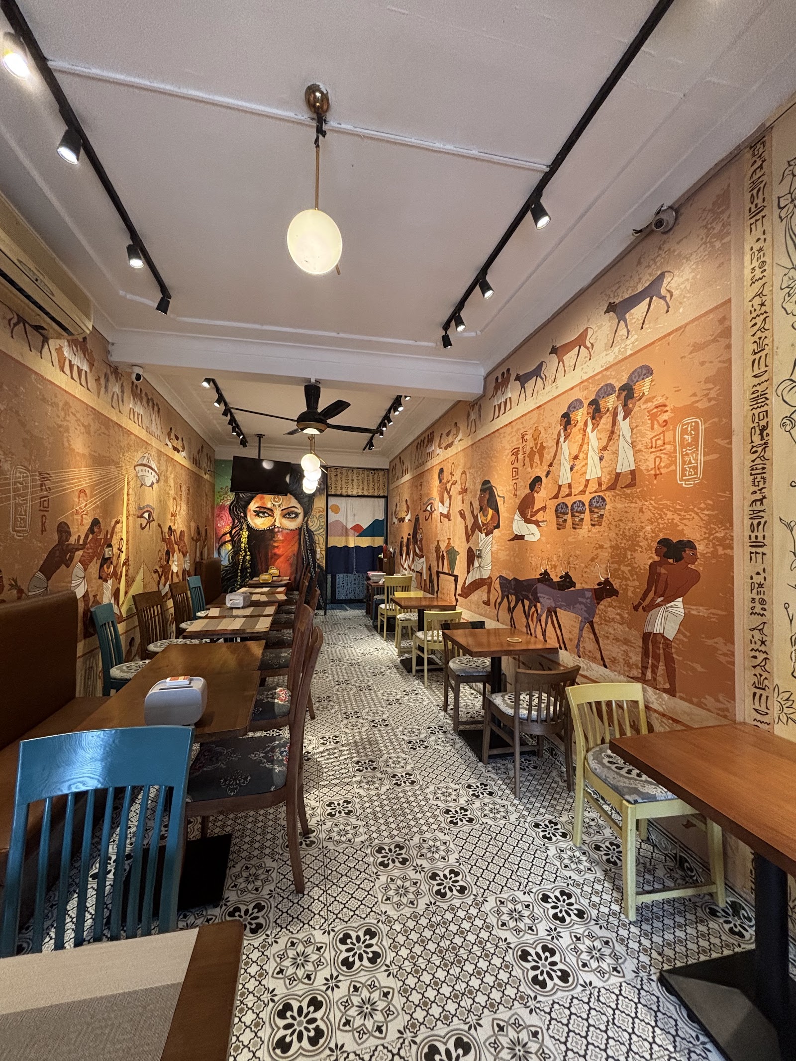 Alsultan Hanoi Restaurant مطعم السلطان – Không gian quán