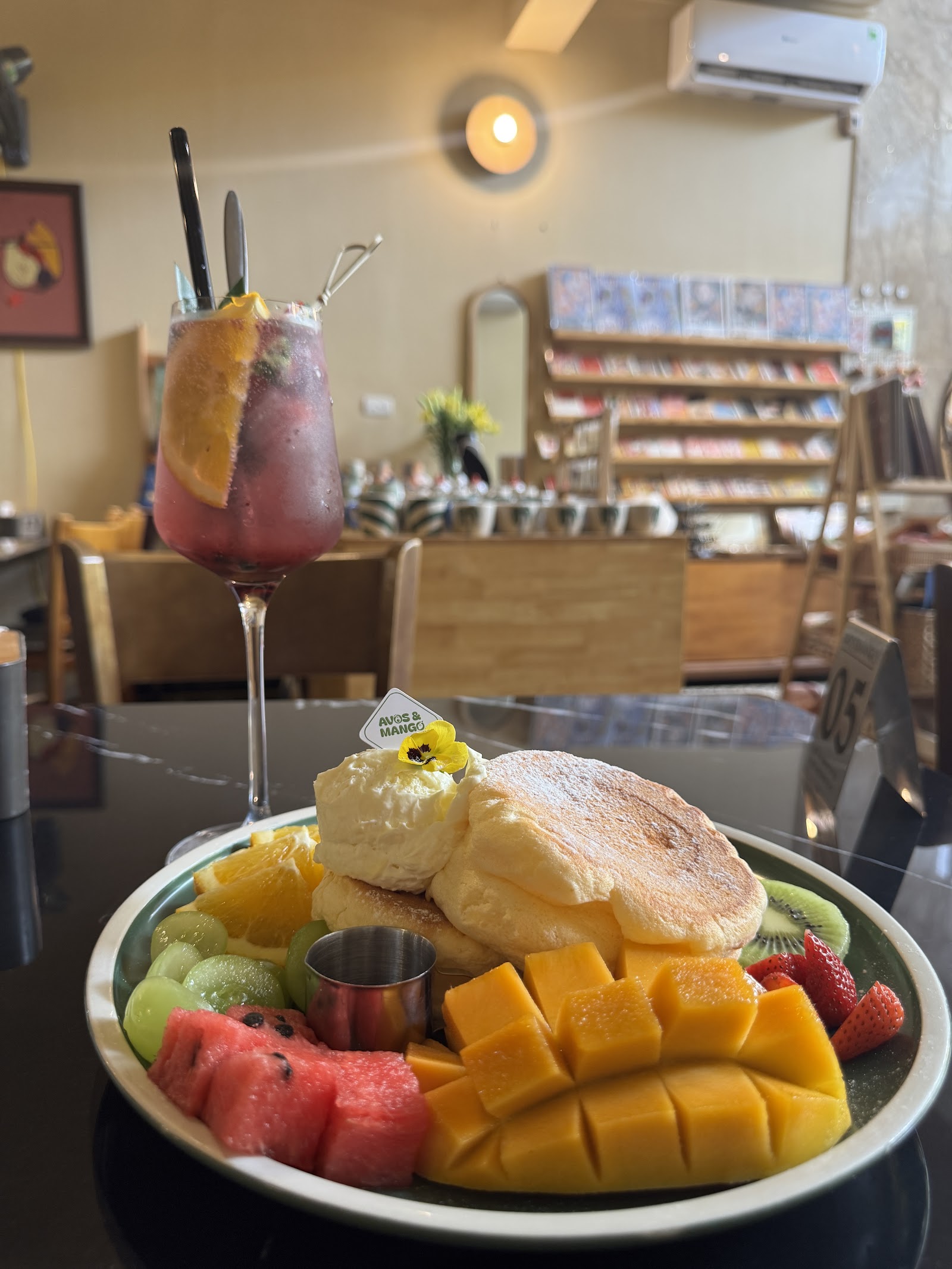 Avos and Mango Coffee Shop – Không gian quán