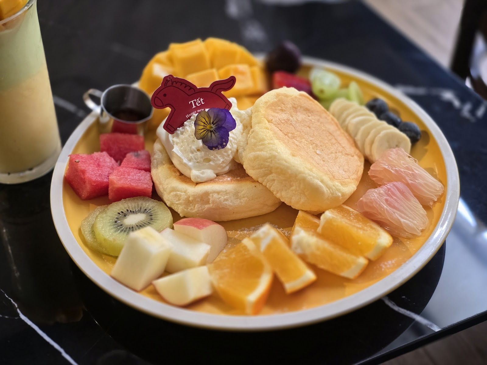 Avos and Mango Coffee Shop
