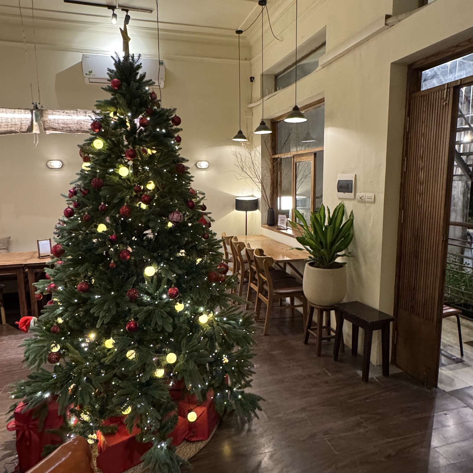 Bấc Cafe & Chill – Không gian quán