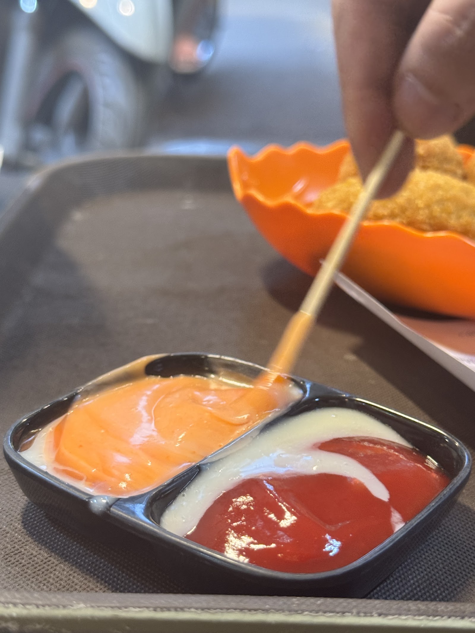 Bánh gà Thần Thánh