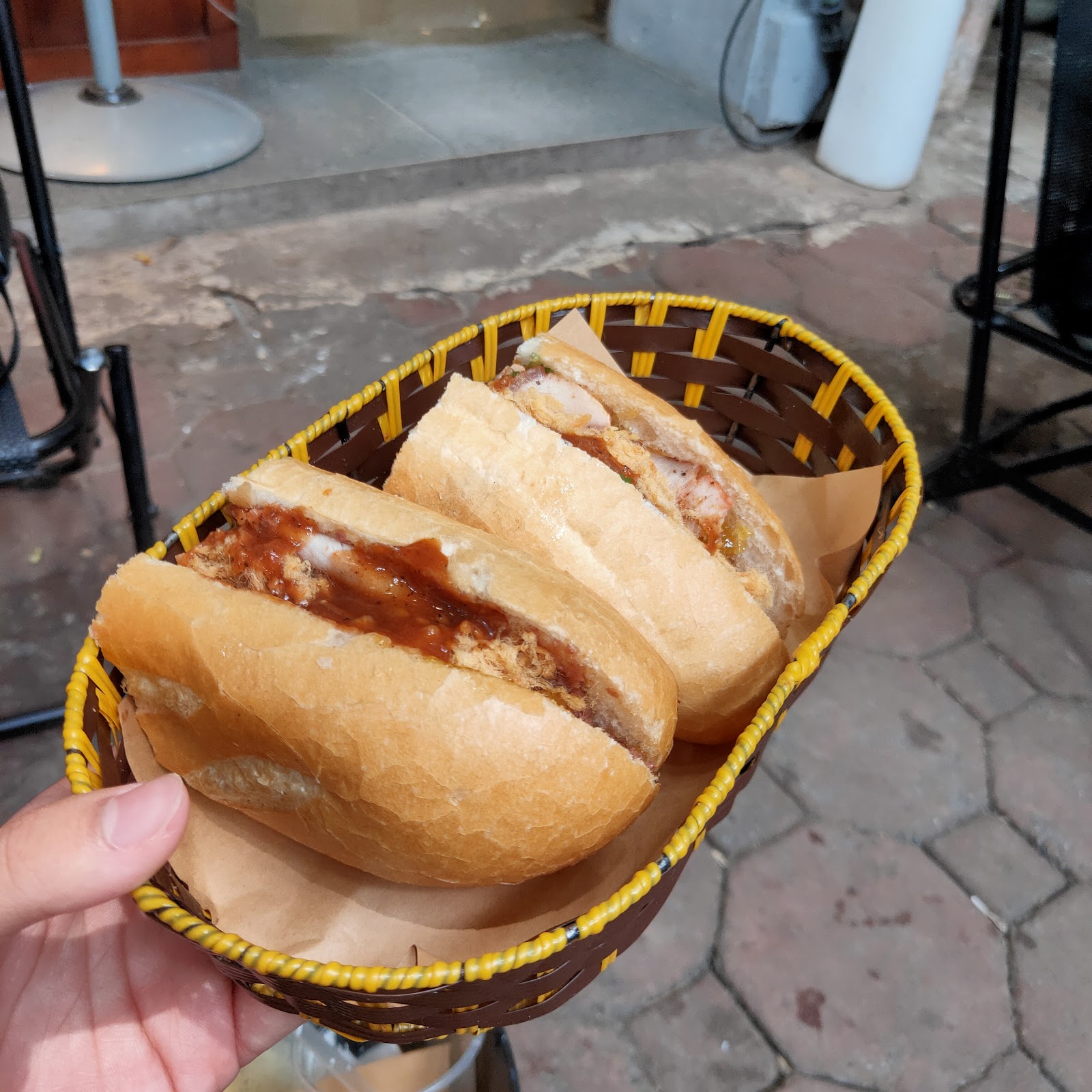 Bánh Mì Thịt Nguội Hiệu Cô Ba