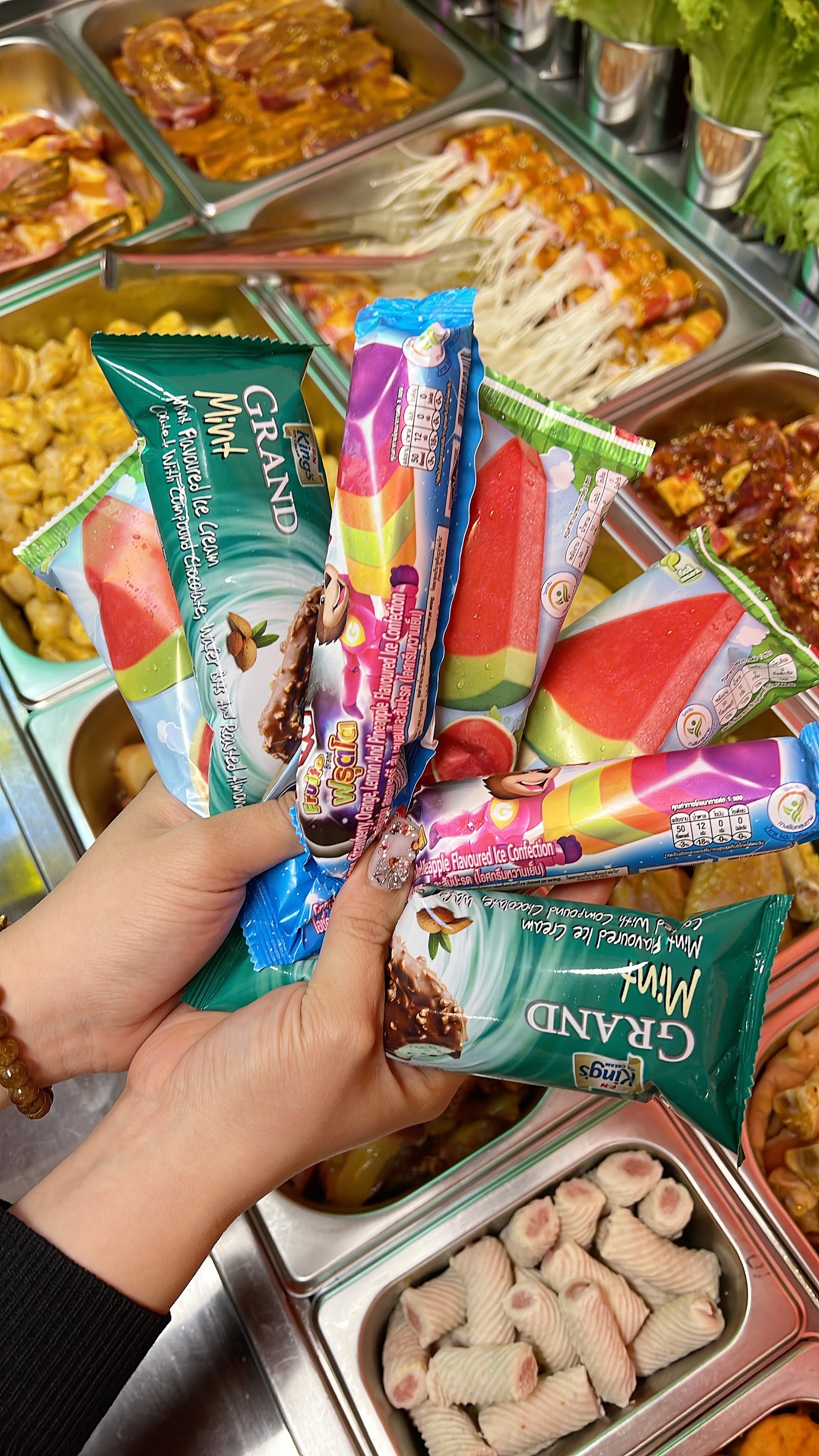 Bee Buk – Buffet Lẩu Nướng Chảo Gang