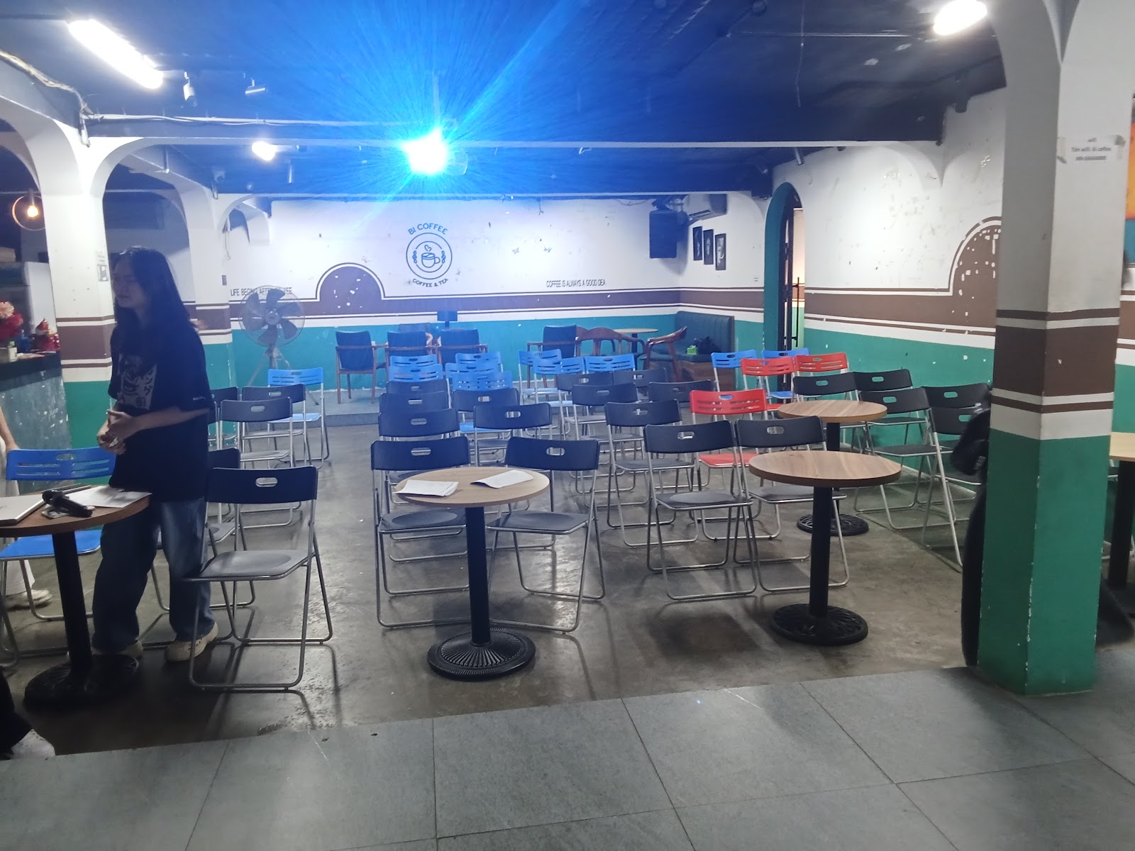 Bi Coffee tầng 2 – Không gian quán