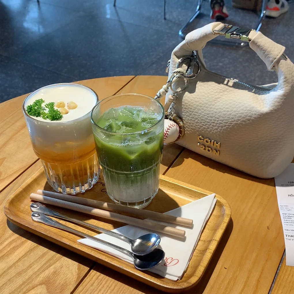 Bonjour Cafe