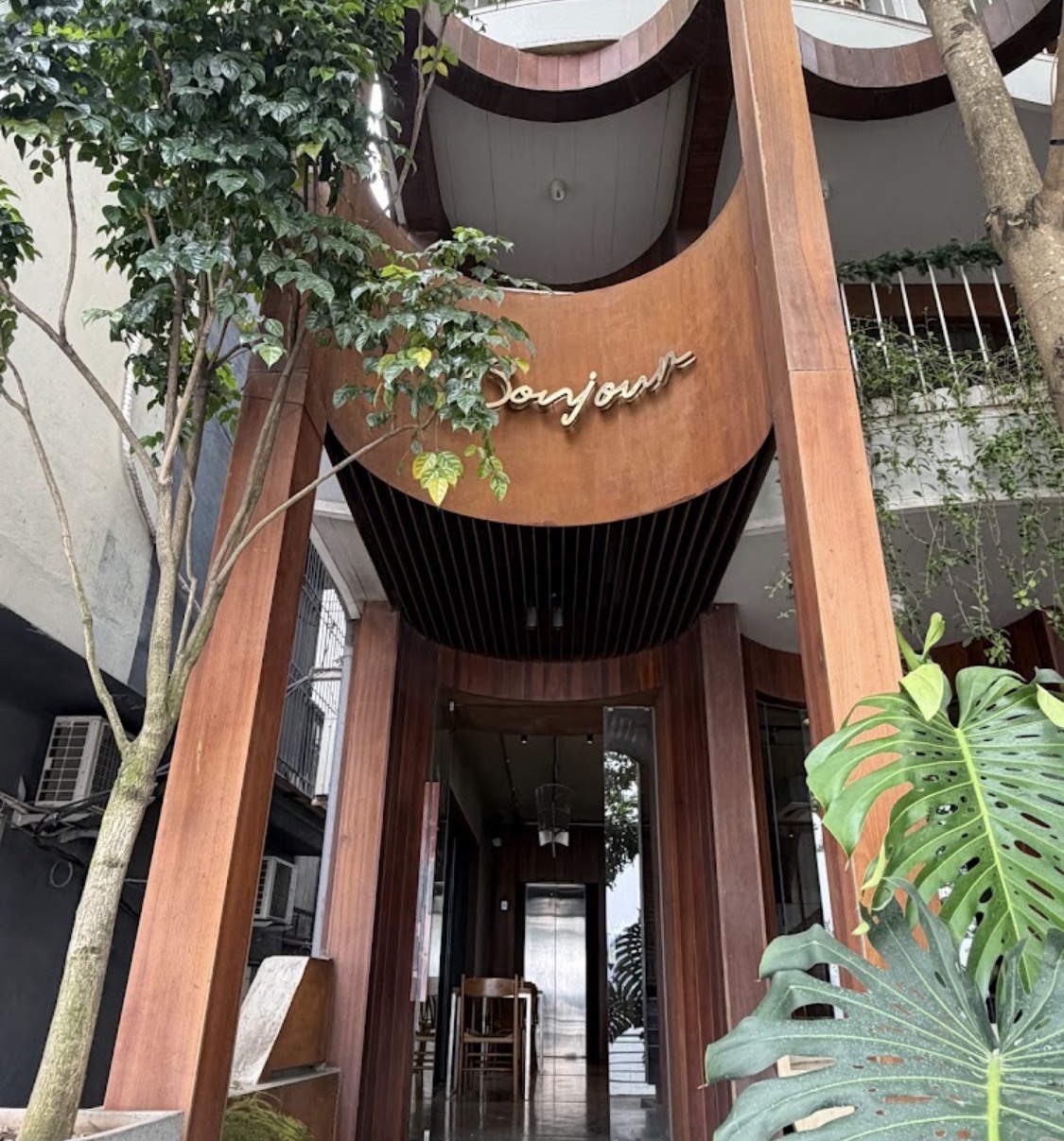 Bonjour Cafe – Không gian quán