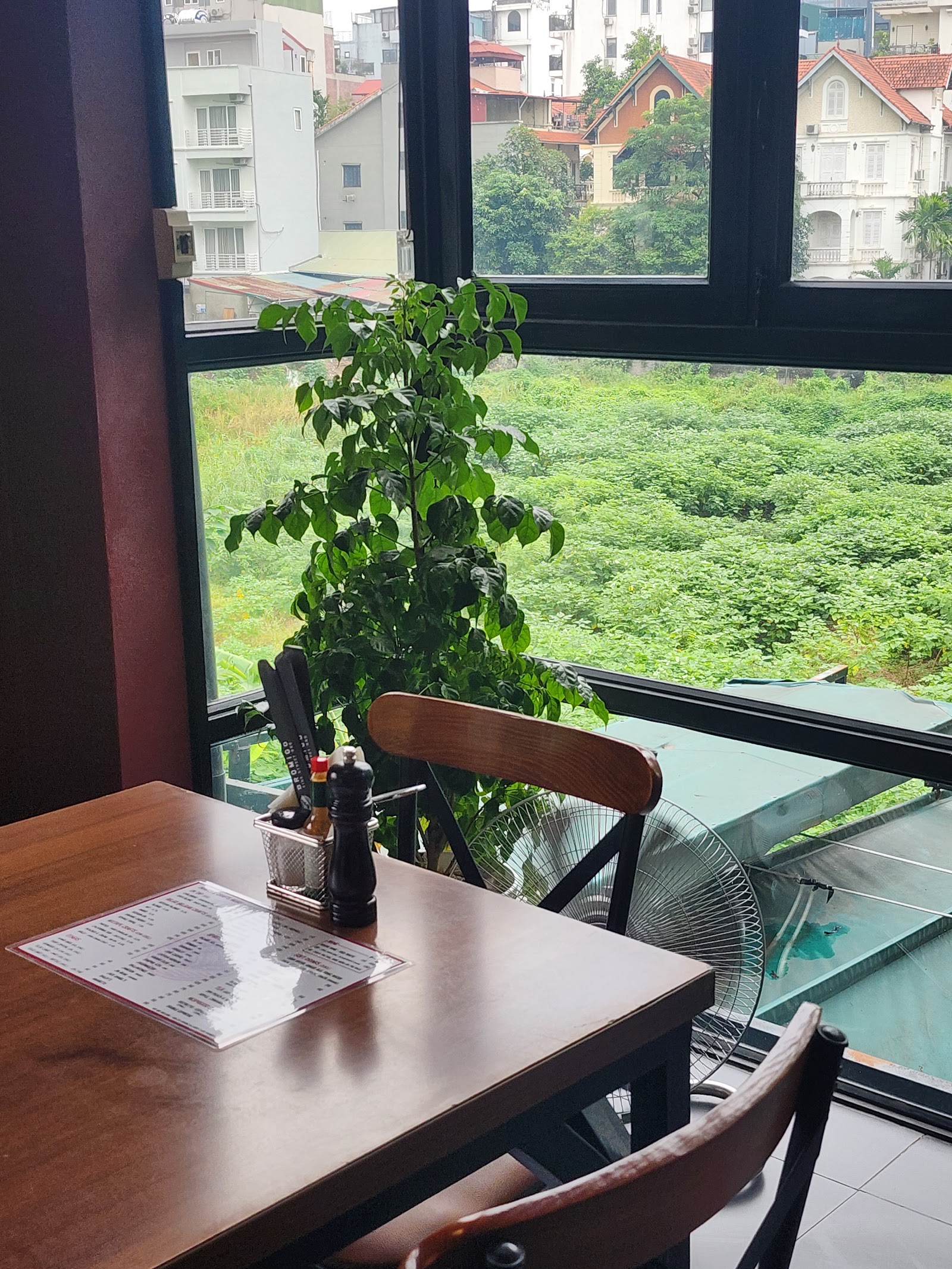 Bromigo Fine Street BBQ – Không gian quán