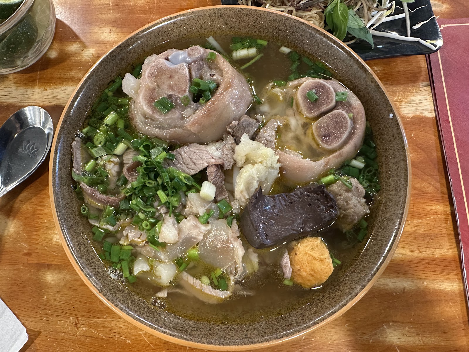 BÚN BÒ HUẾ NGỰ UYỂN - MỸ ĐÌNH