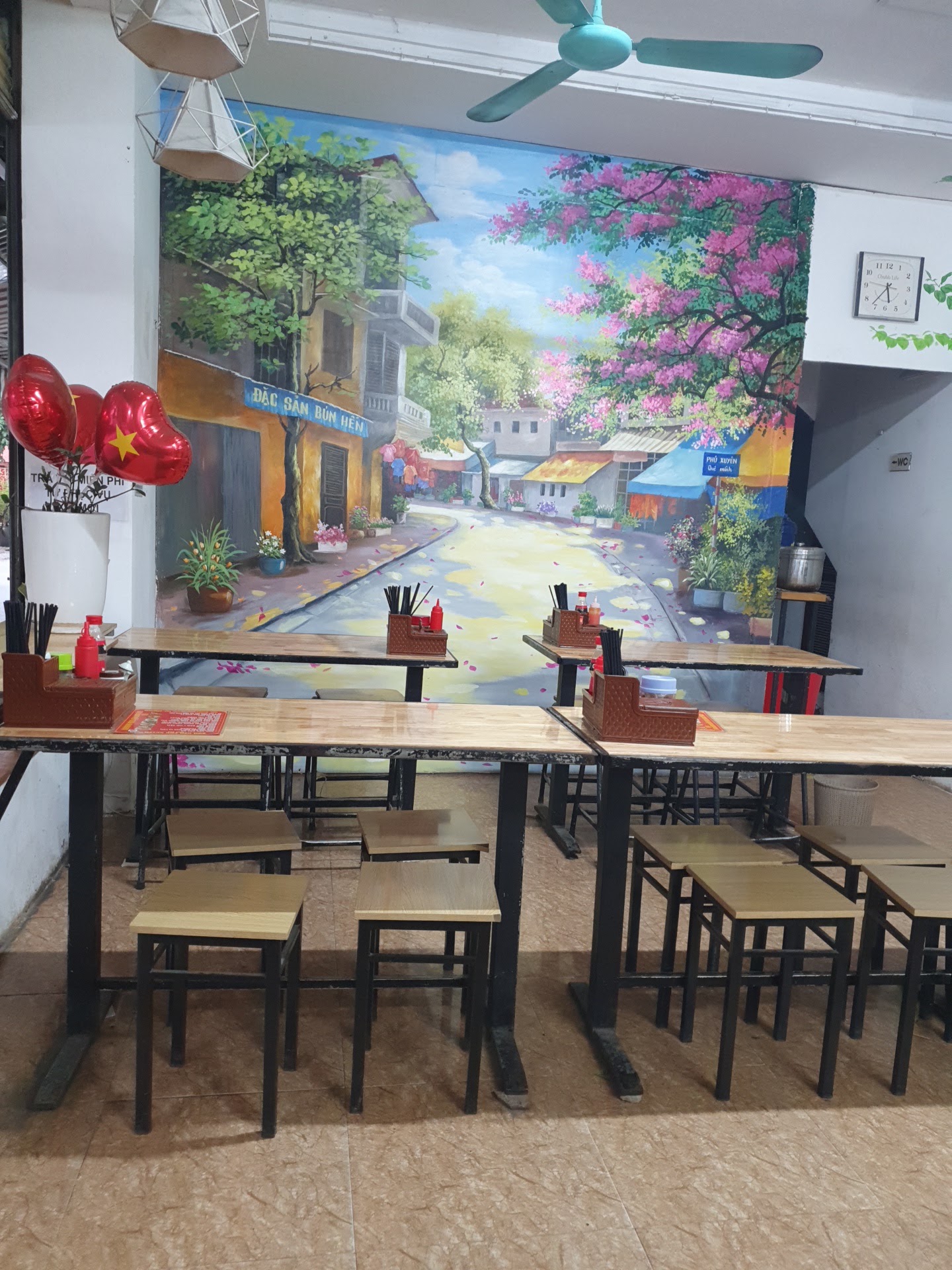 Bún Hến Phú Xuyên- Bún chả-Bún trộn thịt nướng nem lụi-Cơm Hến-Cháo hến-Văn Quán hà đông.(Kem xôi-Sữa chua dẻo-Đồ ăn vặt)