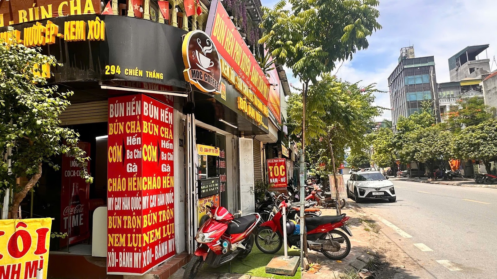 Bún Hến Phú Xuyên- Bún chả-Bún trộn thịt nướng nem lụi-Cơm Hến-Cháo hến-Văn Quán hà đông.(Kem xôi-Sữa chua dẻo-Đồ ăn vặt)