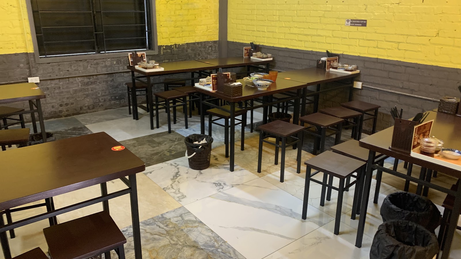 Bún Riêu Tóp Mỡ Huyền Anh Cơ Sở 9 – Không gian quán
