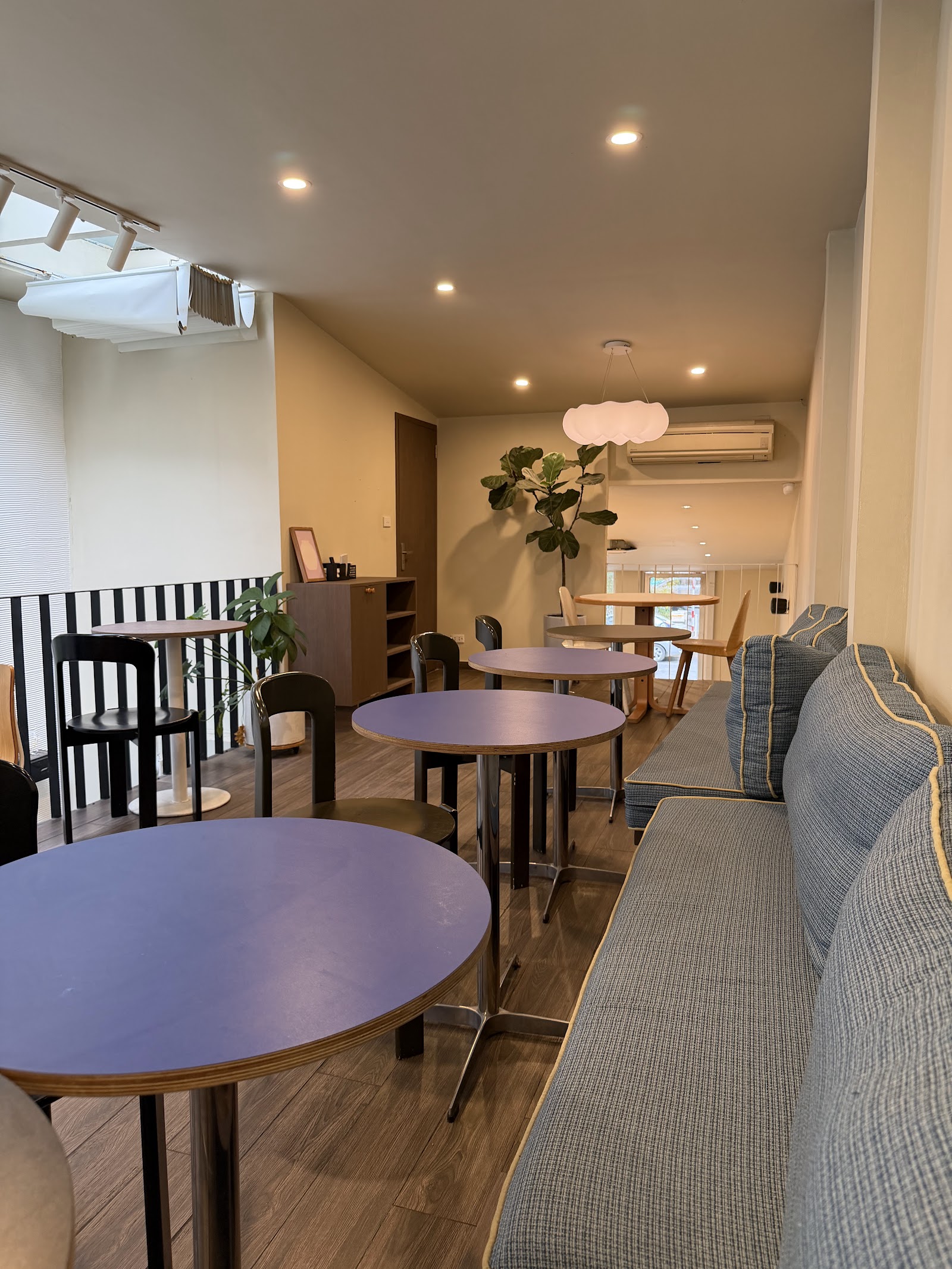 C’est Si Bon Cafe – Không gian quán