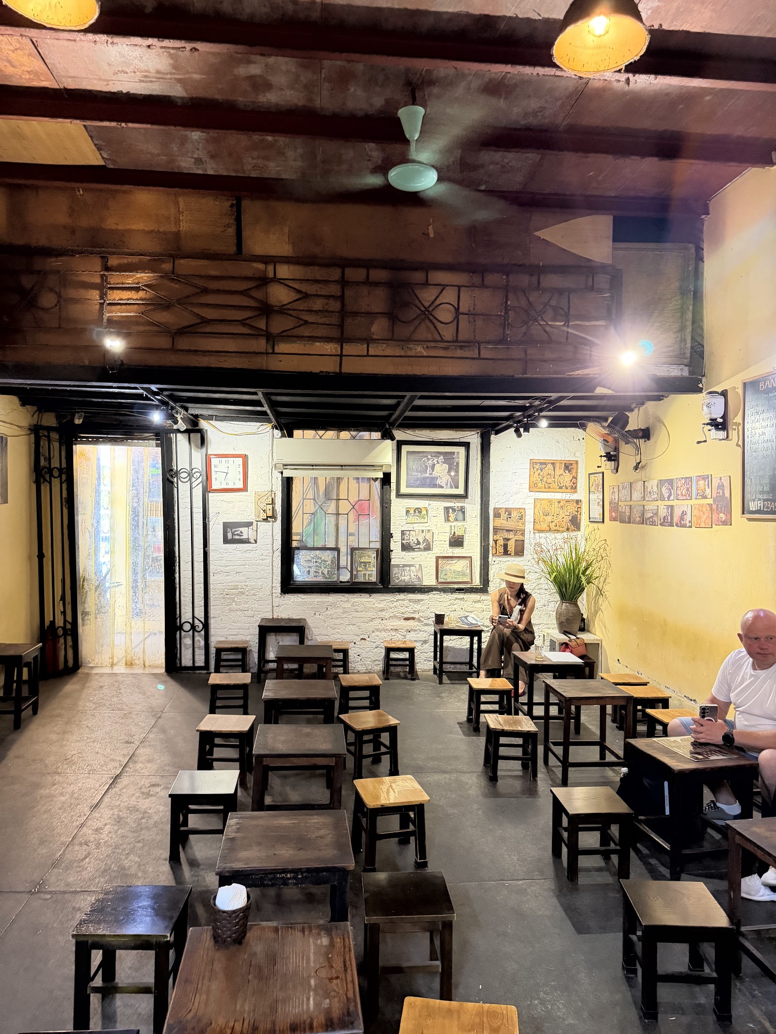 Cafe Đinh – Không gian quán