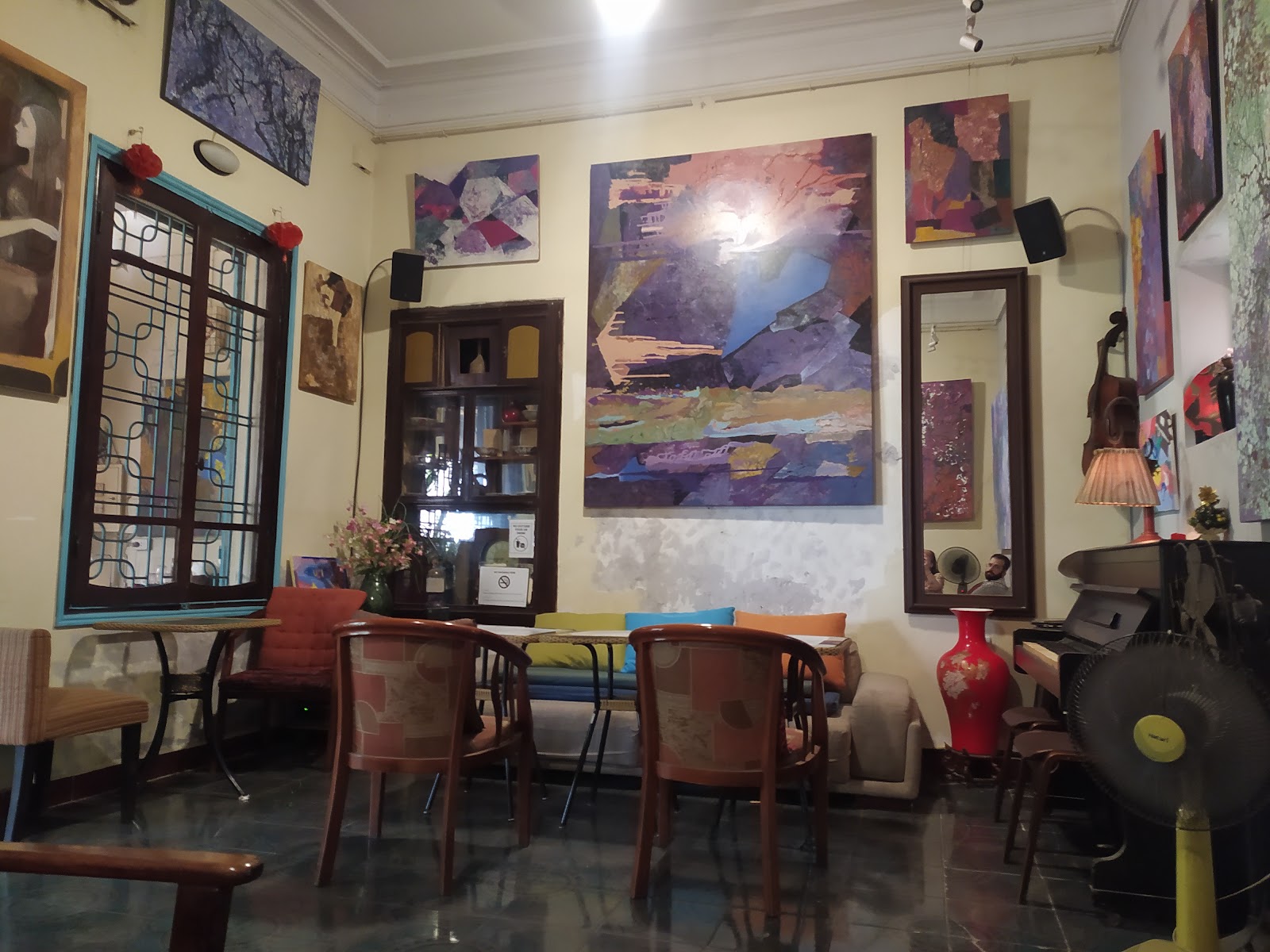 Cafe Nola