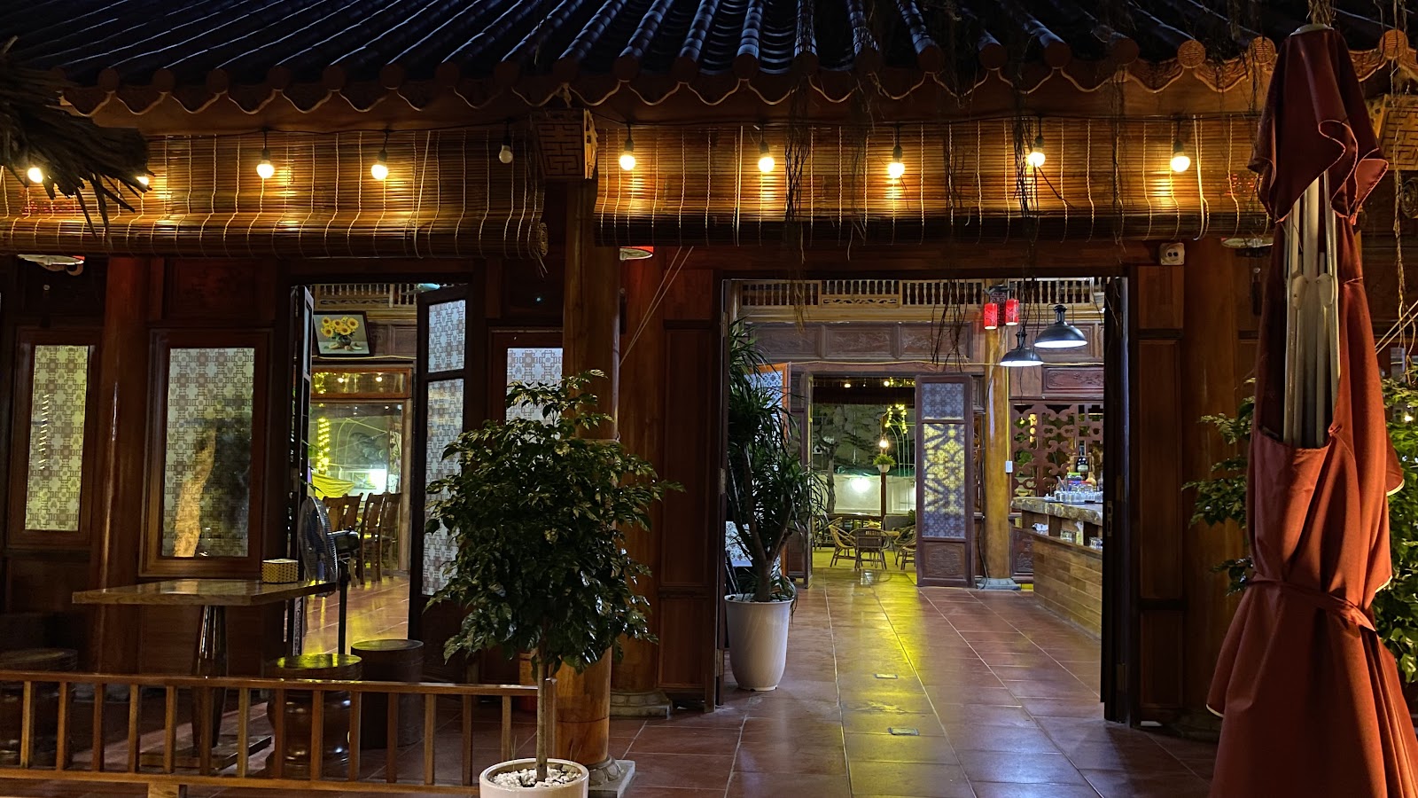 CAFE VƯỜN PHỐ - PHỞ VƯƠNG