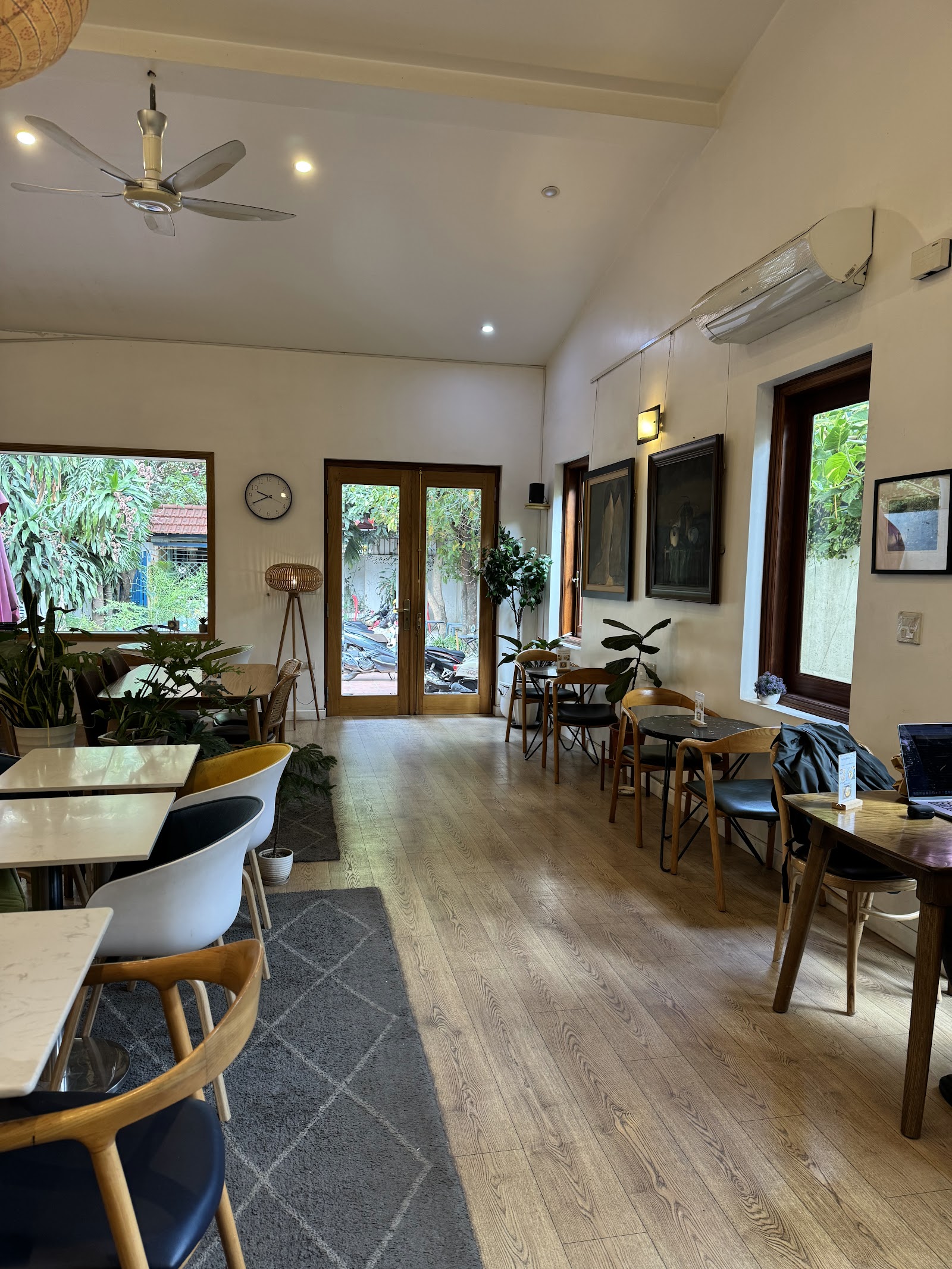 Capella Coffee Roaster – Không gian quán