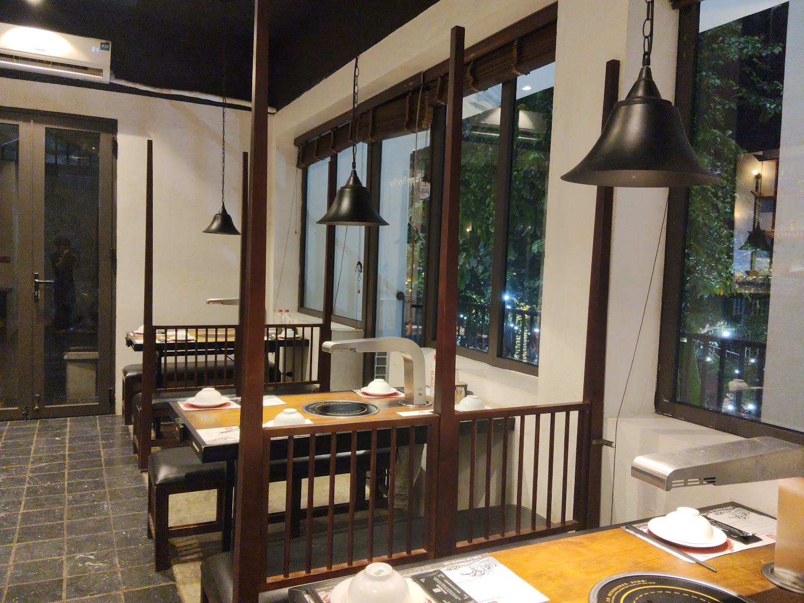 Nhà hàng Chả cá Phùng Gia - KĐT Đặng Xá (Hanoi La Vong Fish Restaurant) – Không gian quán