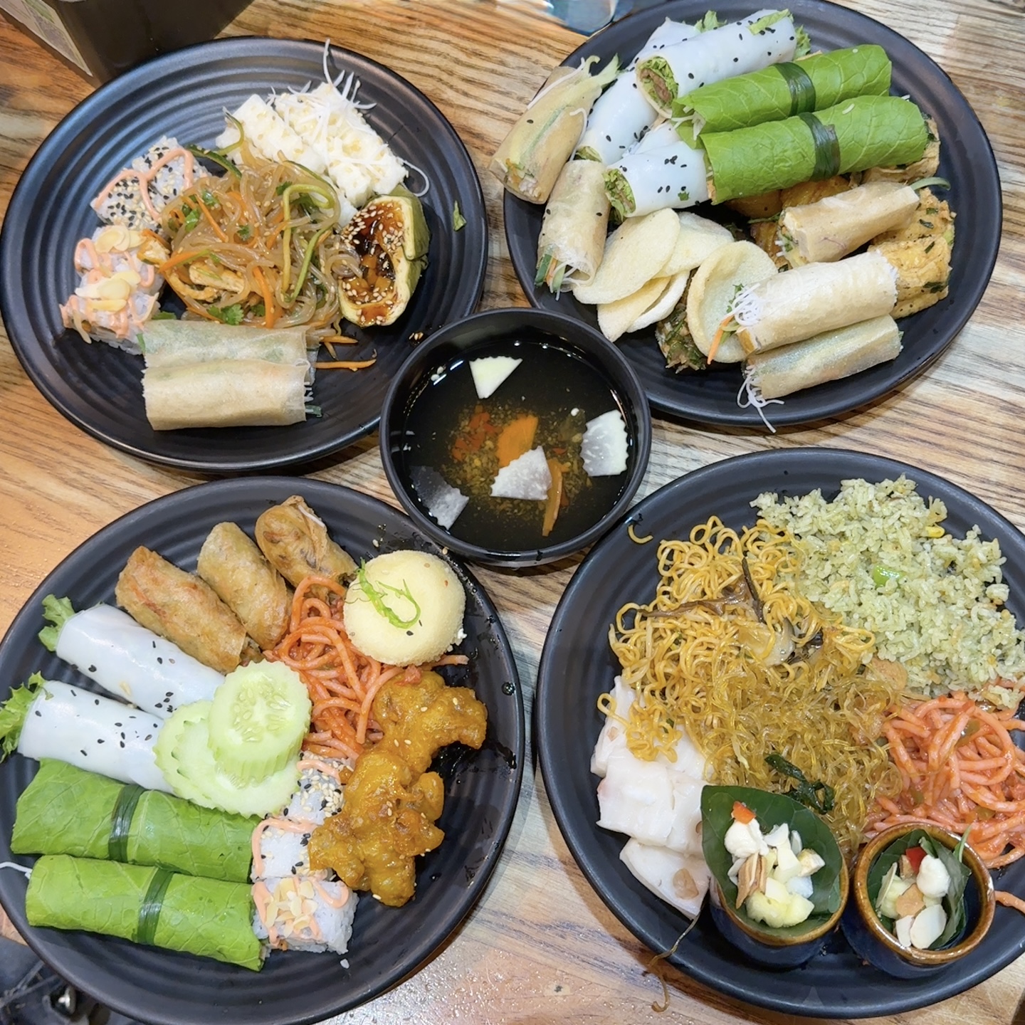 Chay Mộc Miên - Nguyễn Cơ Thạch
