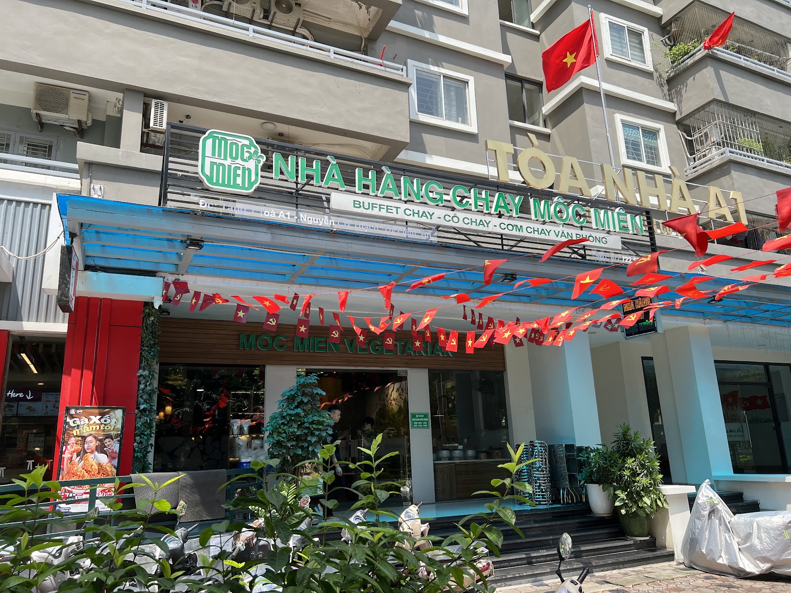 Chay Mộc Miên - Nguyễn Cơ Thạch – Không gian quán