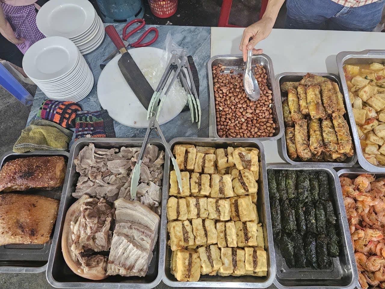 Cơm Bình Dân Tiến Lộc