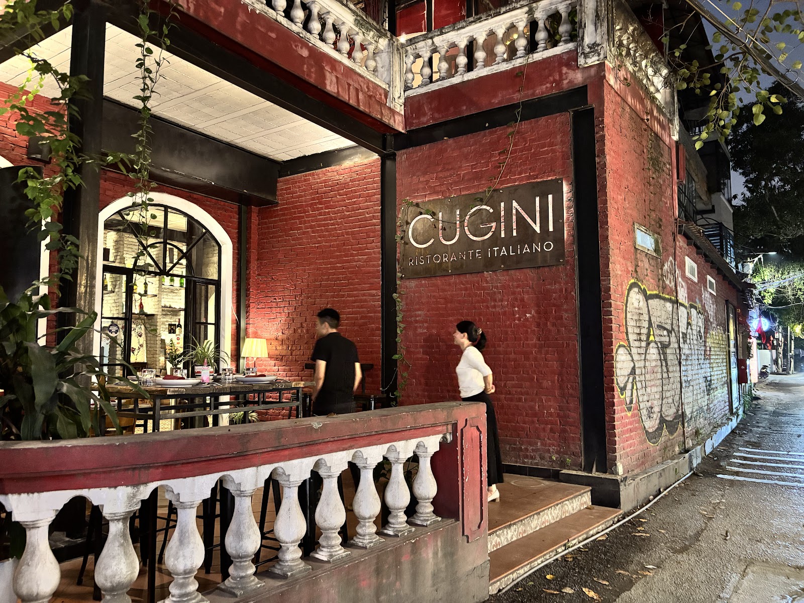 Cugini – Không gian quán