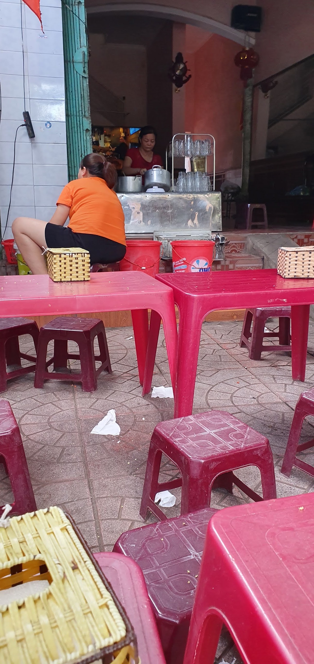 Đặc Sản Chè Bà Năm – Không gian quán