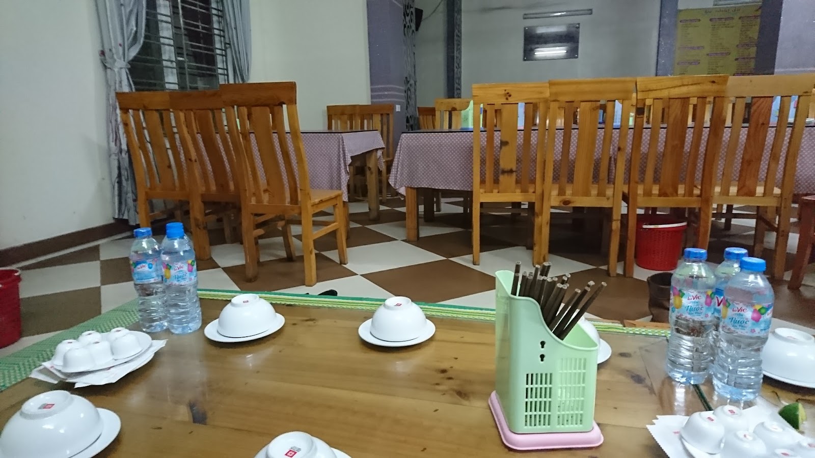 Đệ Nhất Gà – Không gian quán