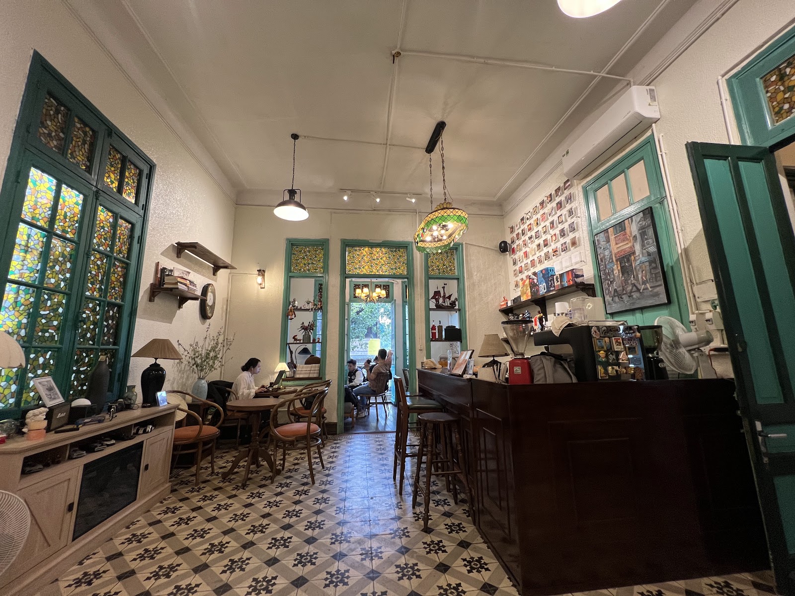 dot café