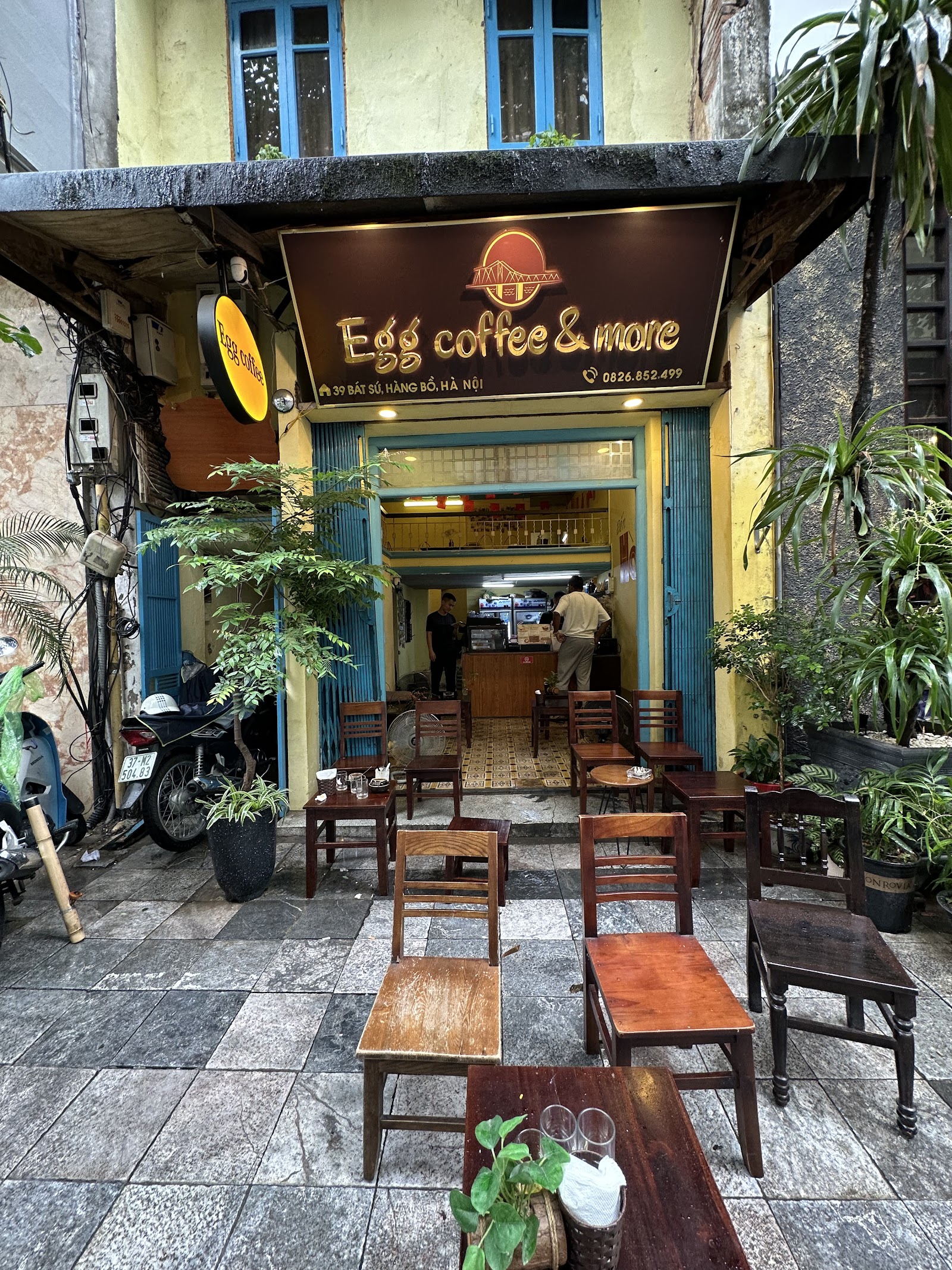 Egg coffee & more – Không gian quán