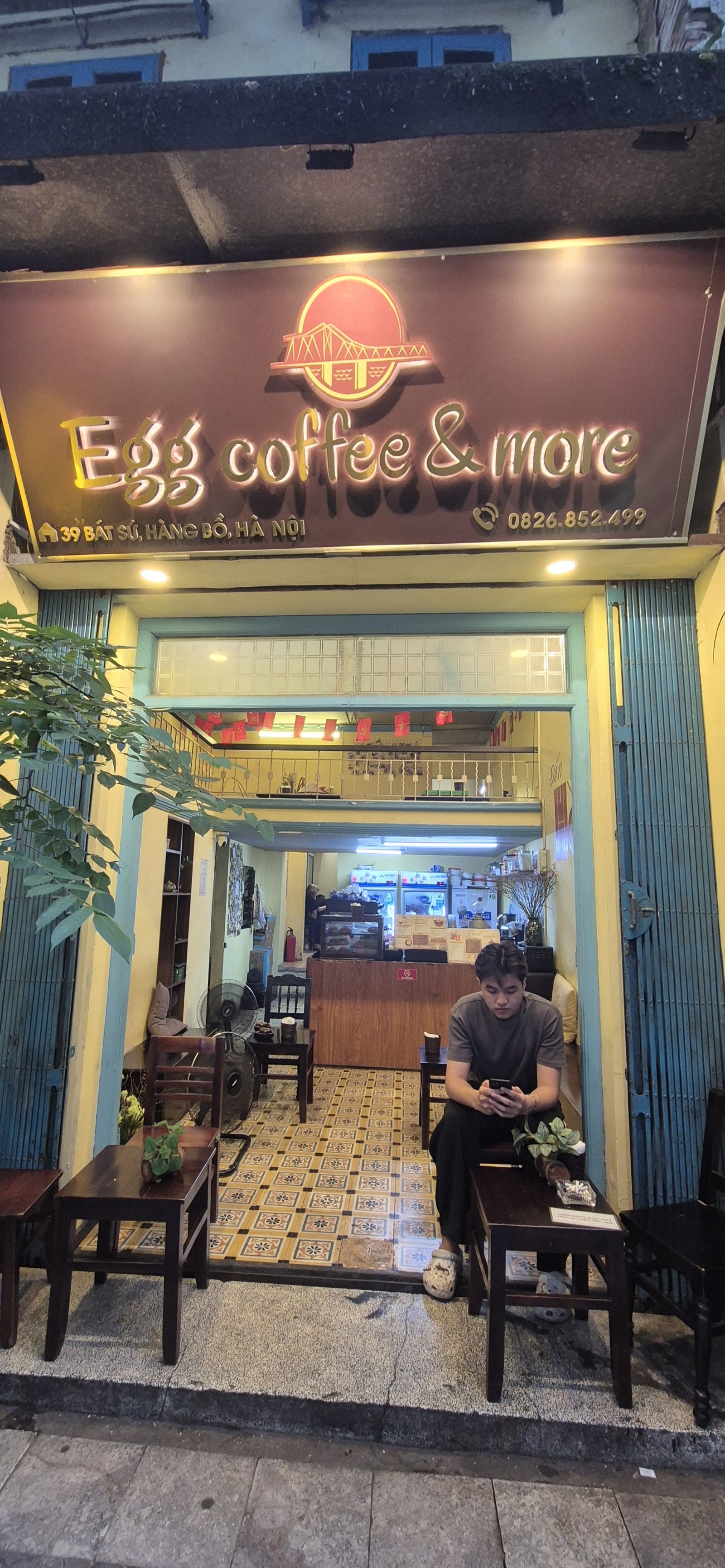 Egg coffee & more – Không gian quán