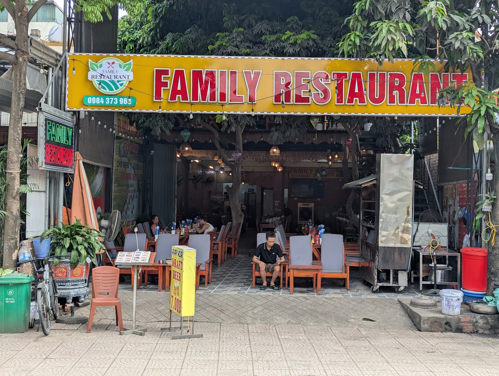 Family Restaurant – Không gian quán