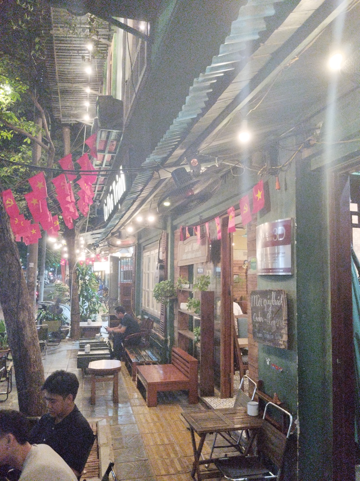 Gác Trịnh Cafe – Không gian quán