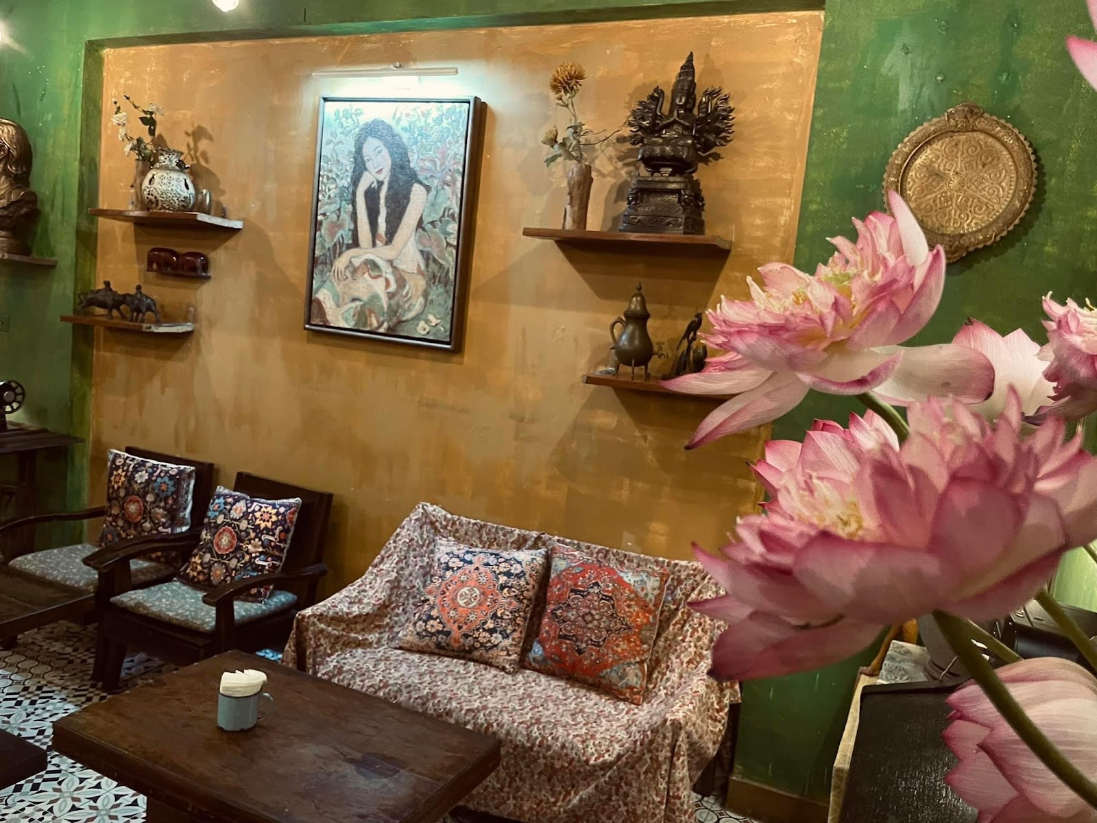 Gác Trịnh Cafe – Không gian quán
