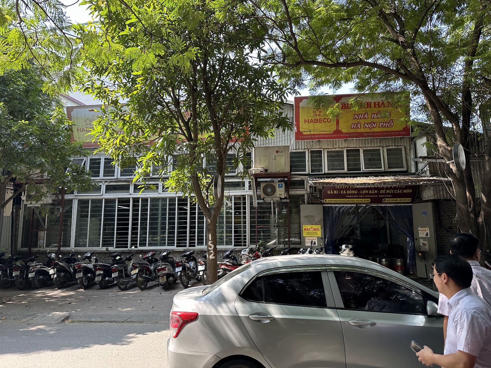 Nhà Hàng Hà Nội Phố – Không gian quán