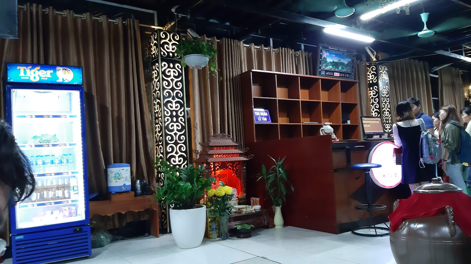HẢI SẢN BẢO LONG – Không gian quán