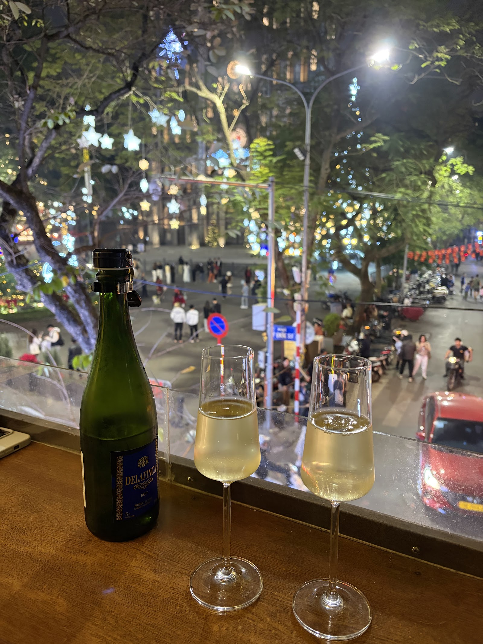 Hanoi House Cocktail Bar - Cafe