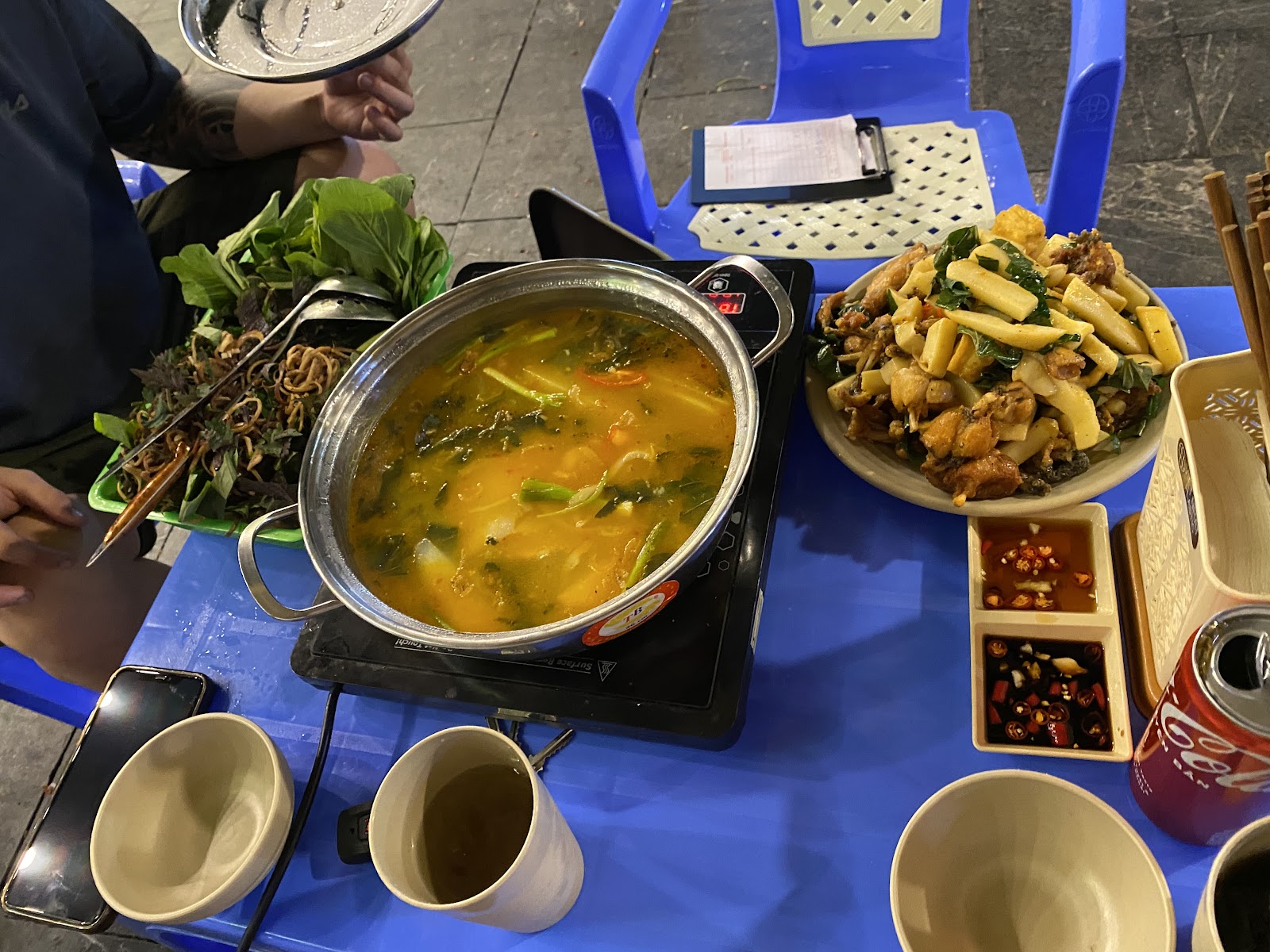 Hiếu Bia Ba Đình